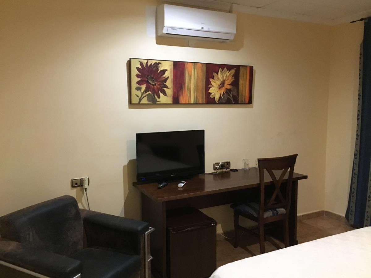 Hostal Meson Arboleas Exterior foto