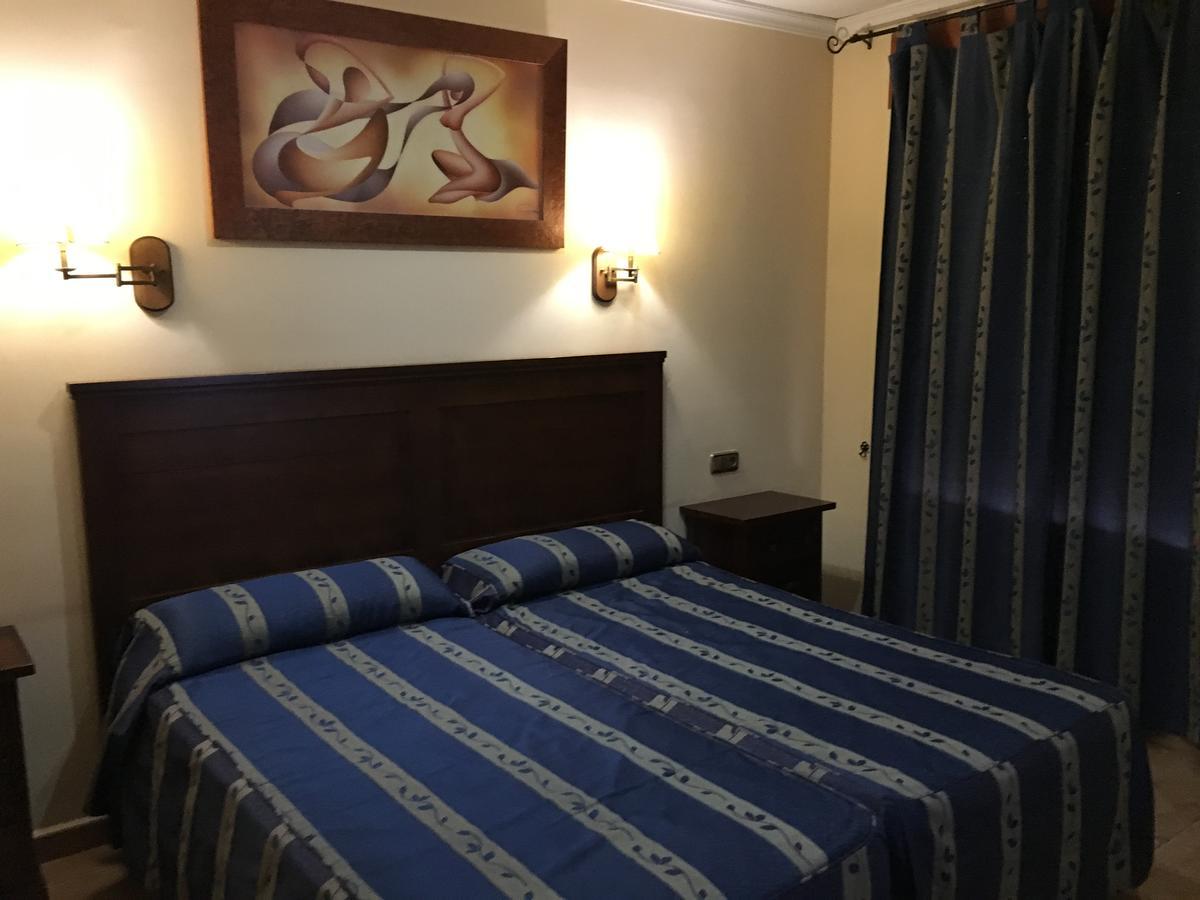 Hostal Meson Arboleas Exterior foto