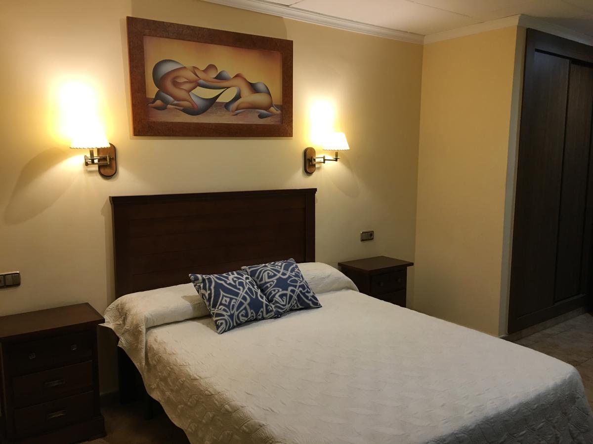 Hostal Meson Arboleas Exterior foto